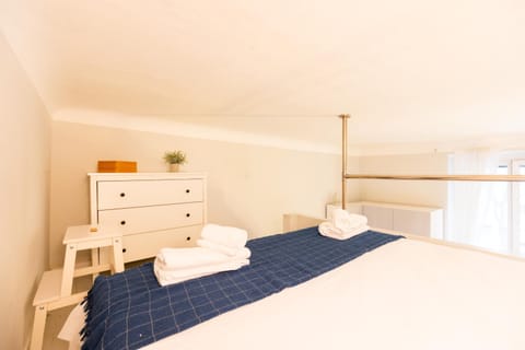 Bed, Photo of the whole room, Bedroom, towels, wardrobe