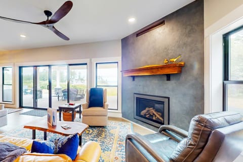 Pacific Paradise House in Washington