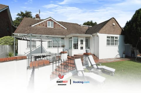 Property building, Patio, Garden, Garden view