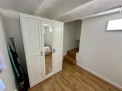 2 Bedrooms appartement entièrement rénové Cannes - 200m de la plage Apartment in Cannes