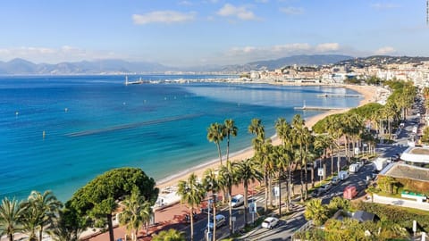 2 Bedrooms appartement entièrement rénové Cannes - 200m de la plage Apartment in Cannes