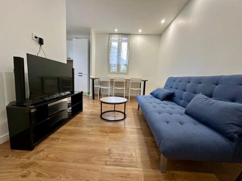 2 Bedrooms appartement entièrement rénové Cannes - 200m de la plage Apartment in Cannes