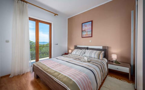 Summer, Bedroom