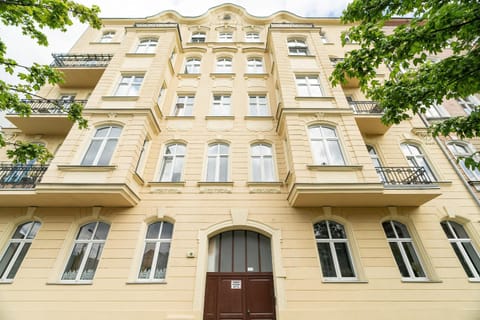 Property building, Facade/entrance, Off site, Day
