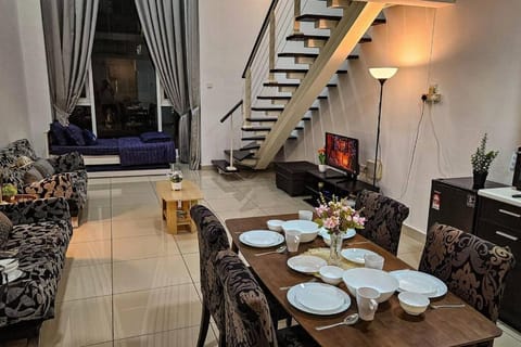 TV and multimedia, Living room, Seating area, Dining area