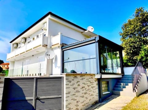 Property building, Day