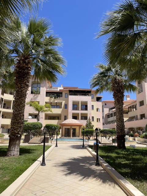 Property building, Garden