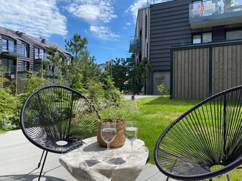 Property building, Patio, Day, Natural landscape, Garden view