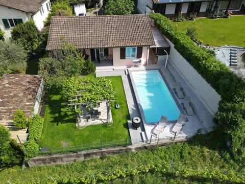 Property building, Garden, Garden view, Pool view, Swimming pool