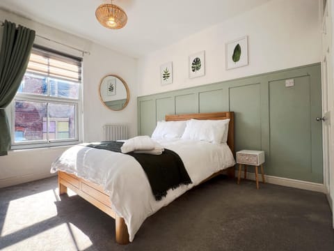 Your Property Box Short Stays - Severn Street House in Worcester