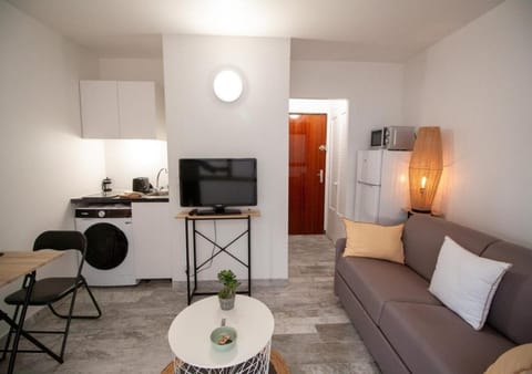 Kitchen or kitchenette, Living room, Photo of the whole room, furniture