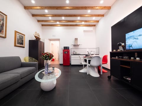 TV and multimedia, Kitchen or kitchenette, Living room, Seating area, Dining area, oven