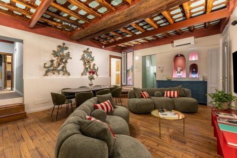 Communal lounge/ TV room