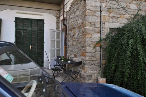 Facade/entrance, Parking