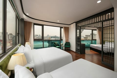 Bed, Photo of the whole room, City view, City view