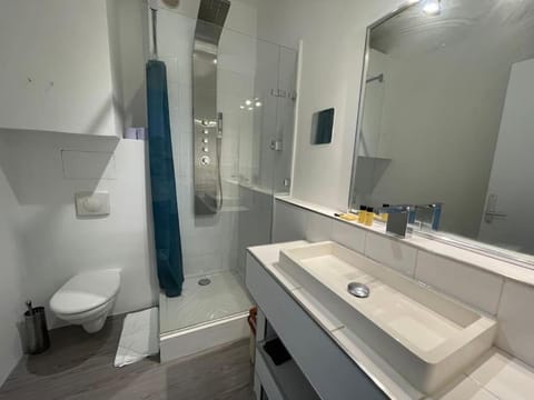 Studio moderne et lumineux, proche Tete d Or, Lyon Apartment in Lyon