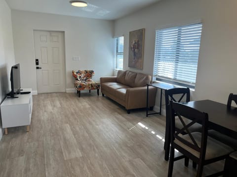 TV and multimedia, Living room, Dining area