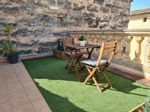 Property building, Balcony/Terrace, Living room