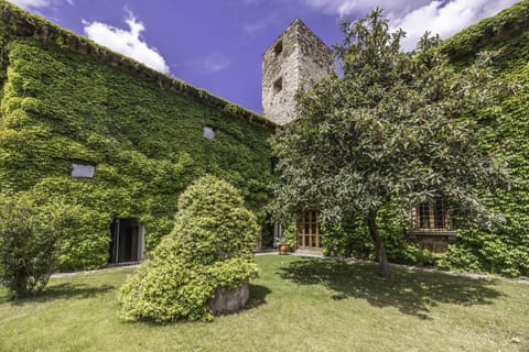 Property building, Facade/entrance, Spring, People, Activities, Summer, Garden, Balcony/Terrace, Spa and wellness centre/facilities, Other