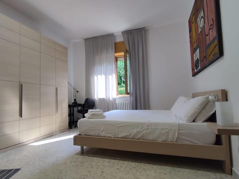 Bed, Photo of the whole room, Bedroom, wardrobe