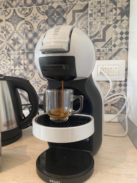 Coffee/tea facilities, Breakfast