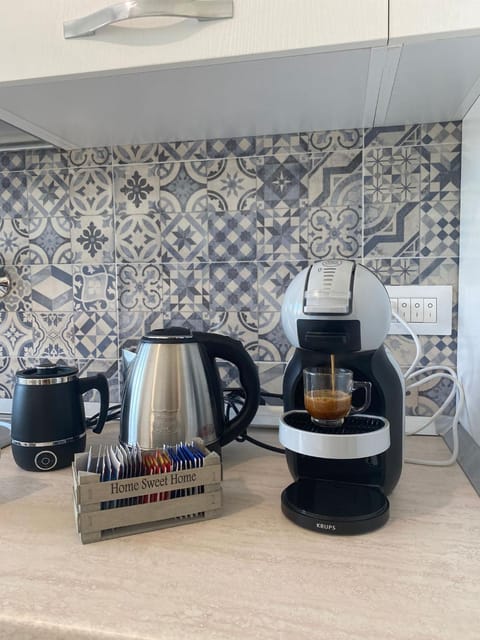 Coffee/tea facilities, Breakfast, Internal: Not applicable to any particular room