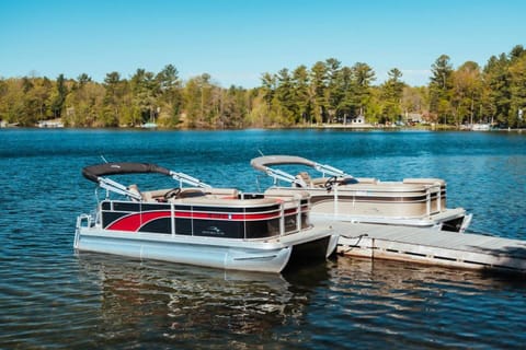 Scenic Spider Lake Beach Resort Pontoon Rentals House in Spider Lake