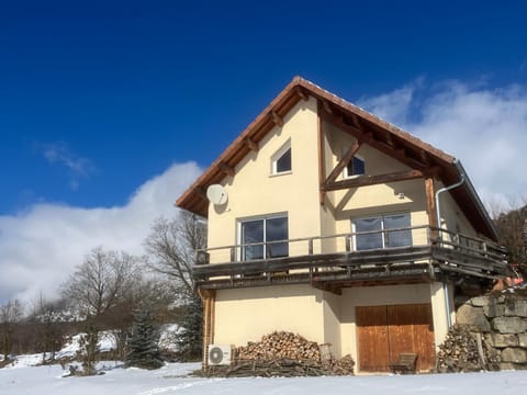Maison ambiance chalet House in Provence-Alpes-Côte d'Azur