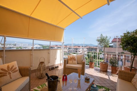 Balcony/Terrace, City view