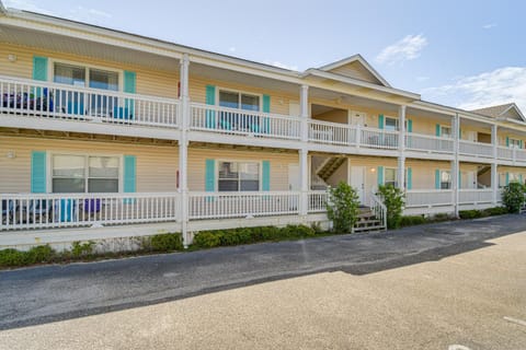 Gulf Shores Gem Walk to Beach, 8 Mi to The Wharf! Apartment in West Beach