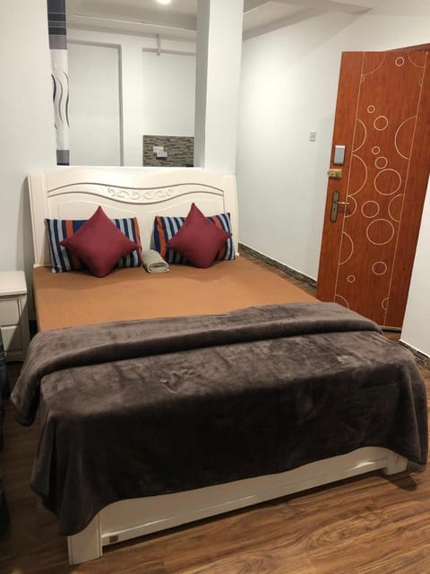 Bed, Photo of the whole room, Bedroom, air conditioner