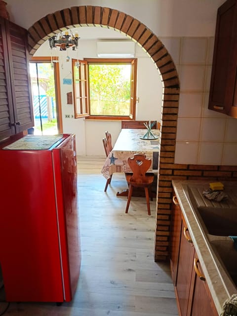 Kitchen or kitchenette, oven, stove