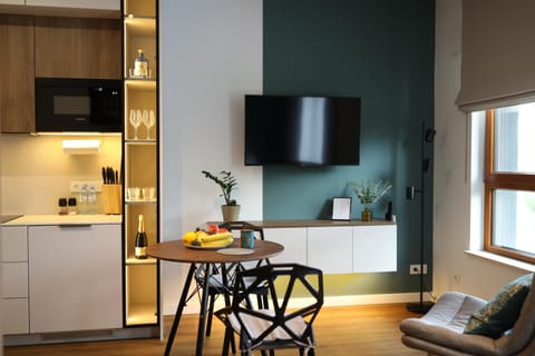 TV and multimedia, Dining area