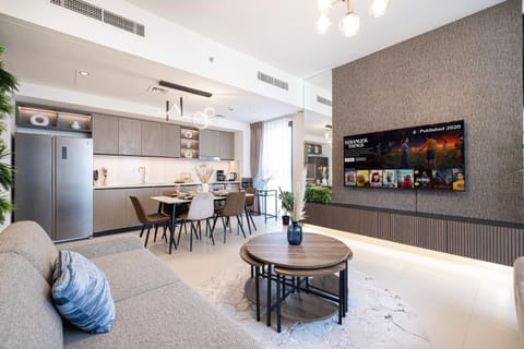 Kitchen or kitchenette, Living room, Food and drinks, Seating area, Dining area, oven