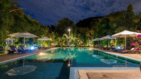 Swimming pool