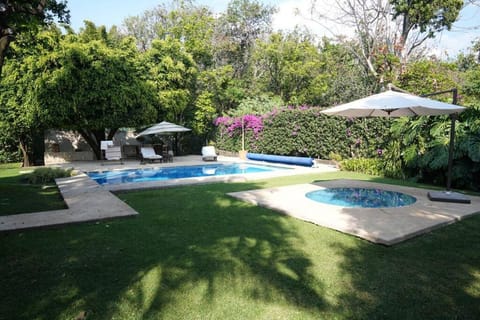 El Zapote House With orchard and pool in Malinalco House in State of Morelos