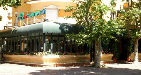 Property building, Facade/entrance