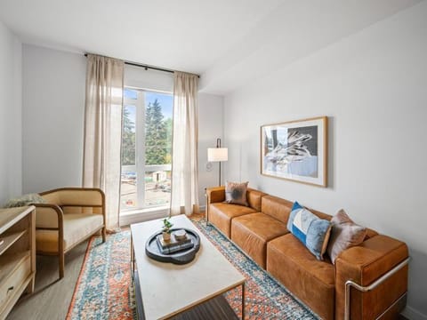 Spacious 1Bedroom 1bath Heart of Redmond Apartment in Redmond