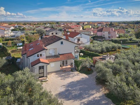 Off site, Garden, Street view, Area and facilities, Seasons, Time of day, Quiet street view
