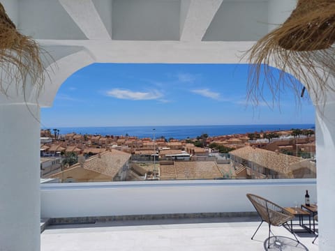 View (from property/room), Balcony/Terrace, Dining area, Sea view