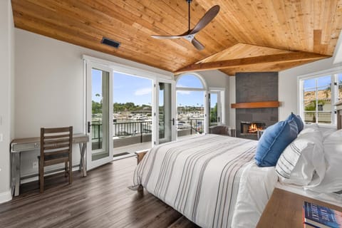301 E Bayfront House in Balboa Island