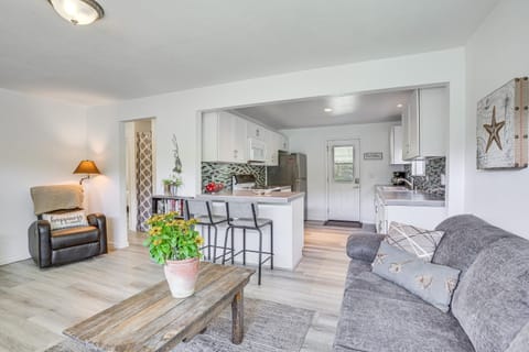 2 Blocks to Beach Dog-Friendly Oceano Cottage House in Oceano