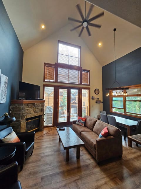 2 BR, 2 BA Mountain View Family Friendly Condo BCA-45499 House in Keystone