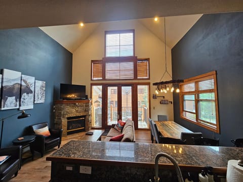 2 BR, 2 BA Mountain View Family Friendly Condo BCA-45499 House in Keystone