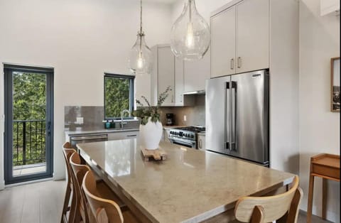 Ocean View Townhouse #27 Apartment in Vancouver Island