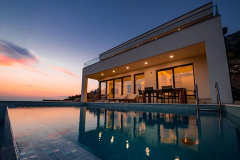 Patio, View (from property/room), Balcony/Terrace, Pool view, Swimming pool, Swimming pool, Sunset, sunbed