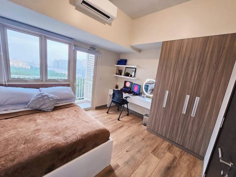 Bed, Photo of the whole room, Bedroom, wardrobe, air conditioner