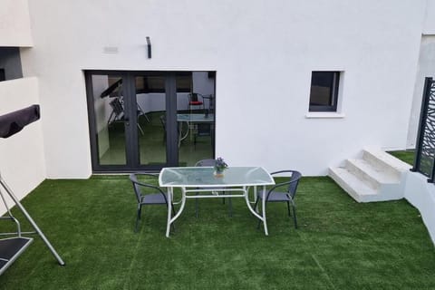 Le PORT MIOU près calanques de Cassis 2 chambres 6 personnes Apartment in Carnoux-en-Provence