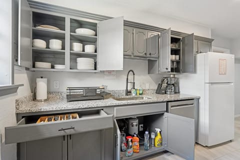 7BR Home Kitchen Laundry Sleeps 14 #EC House in Midwest City