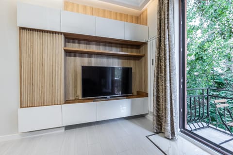 TV and multimedia, Evening entertainment